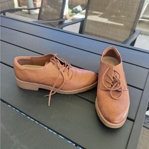 ALDO Flex Tan Derby Shoes women Size 8.5 Casual Dress